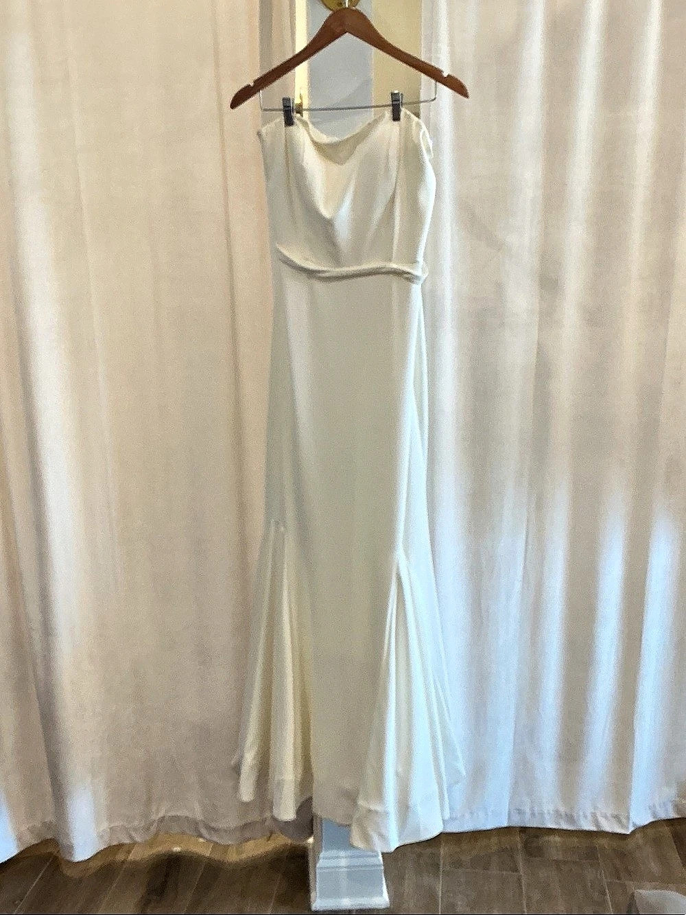 Maxi Dress in White Like New